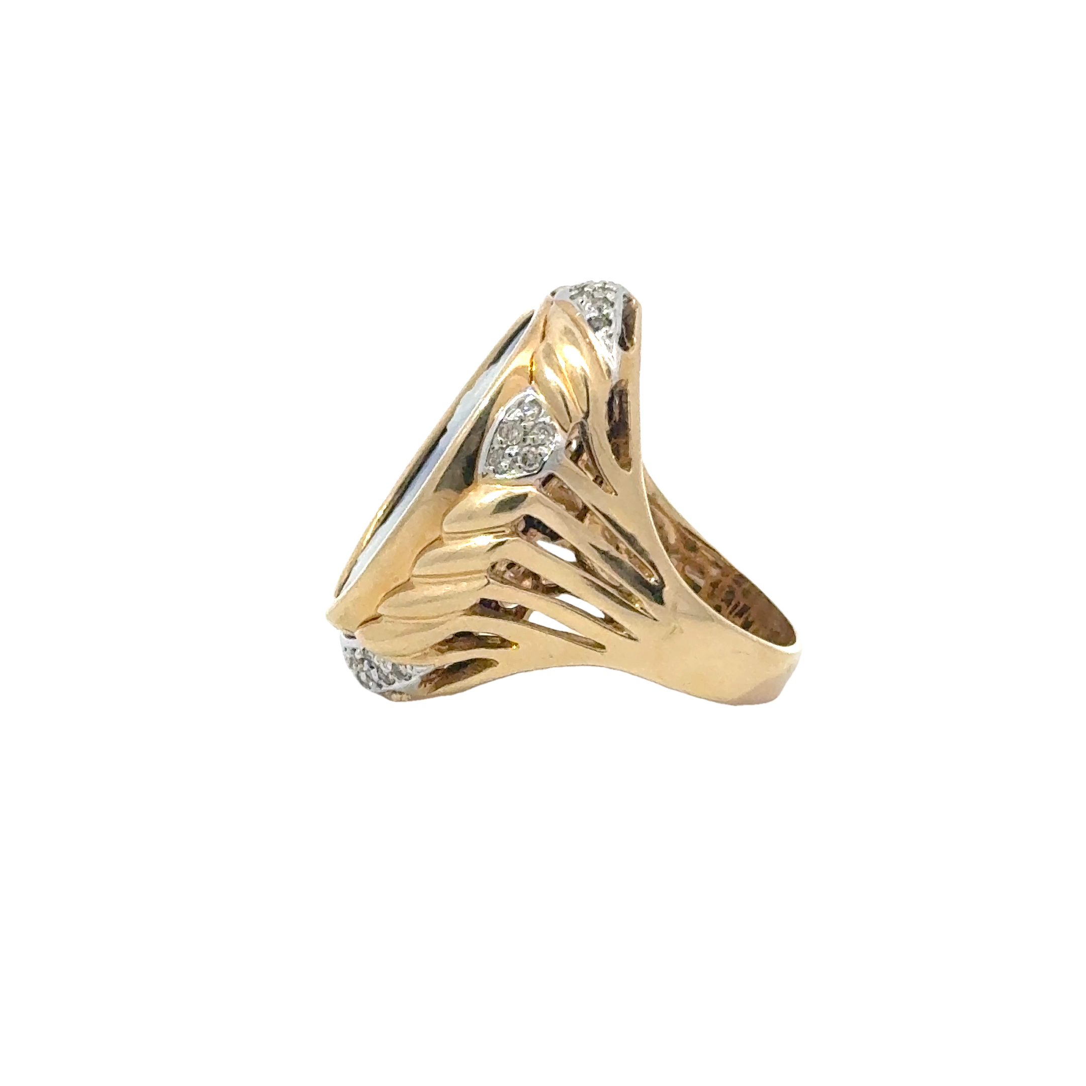 14 KARAT CAMEO AND DIAMOND RING