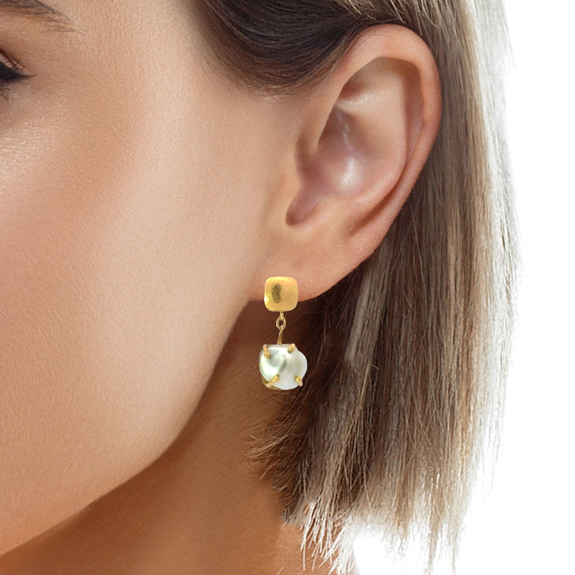 ESTATE 22 KARAT YELLOW GOLD AND CULTURED PEARL EARRINGS