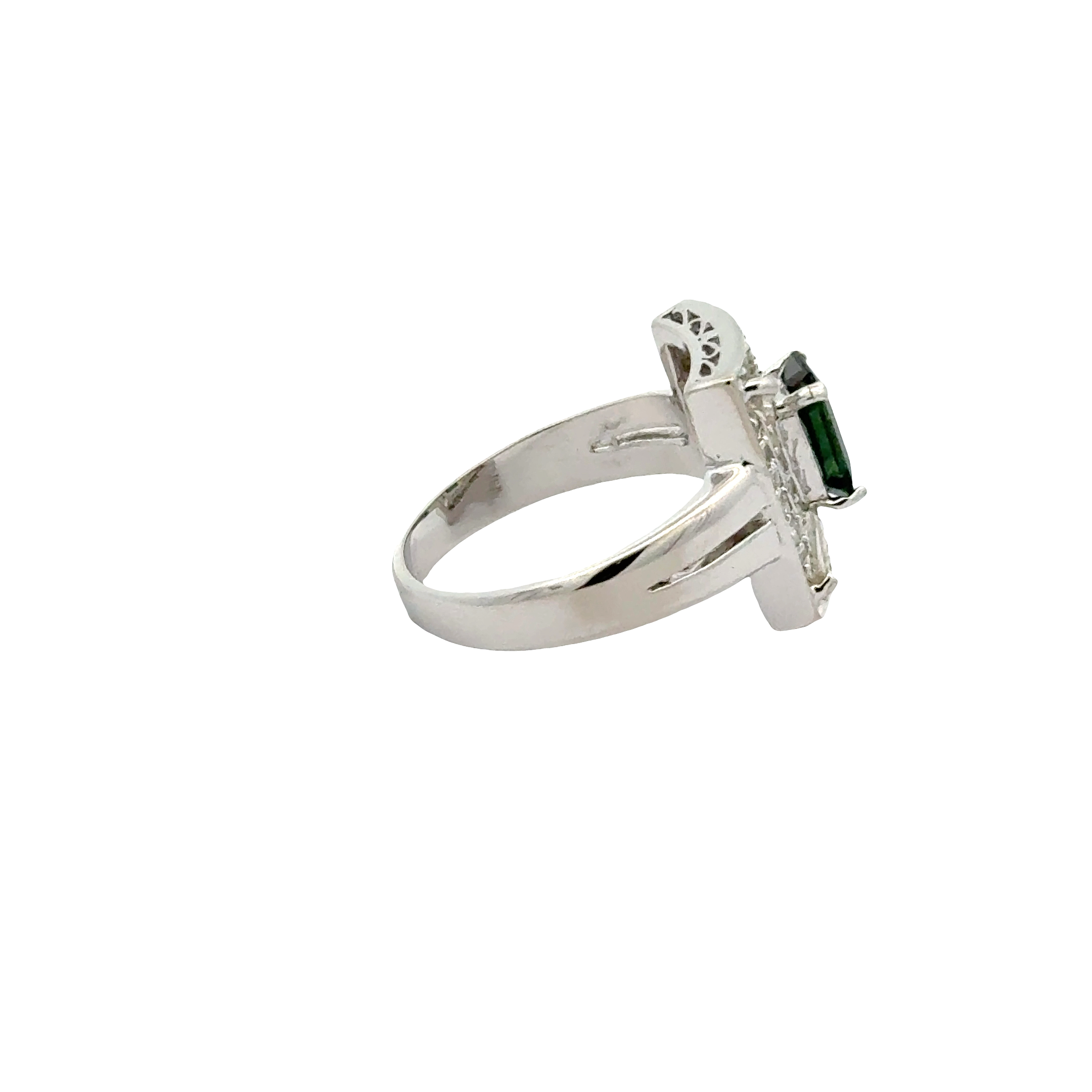 VINTAGE 14 KARAT WHITE GOLD SAPPHIRE AND DIAMOND RING