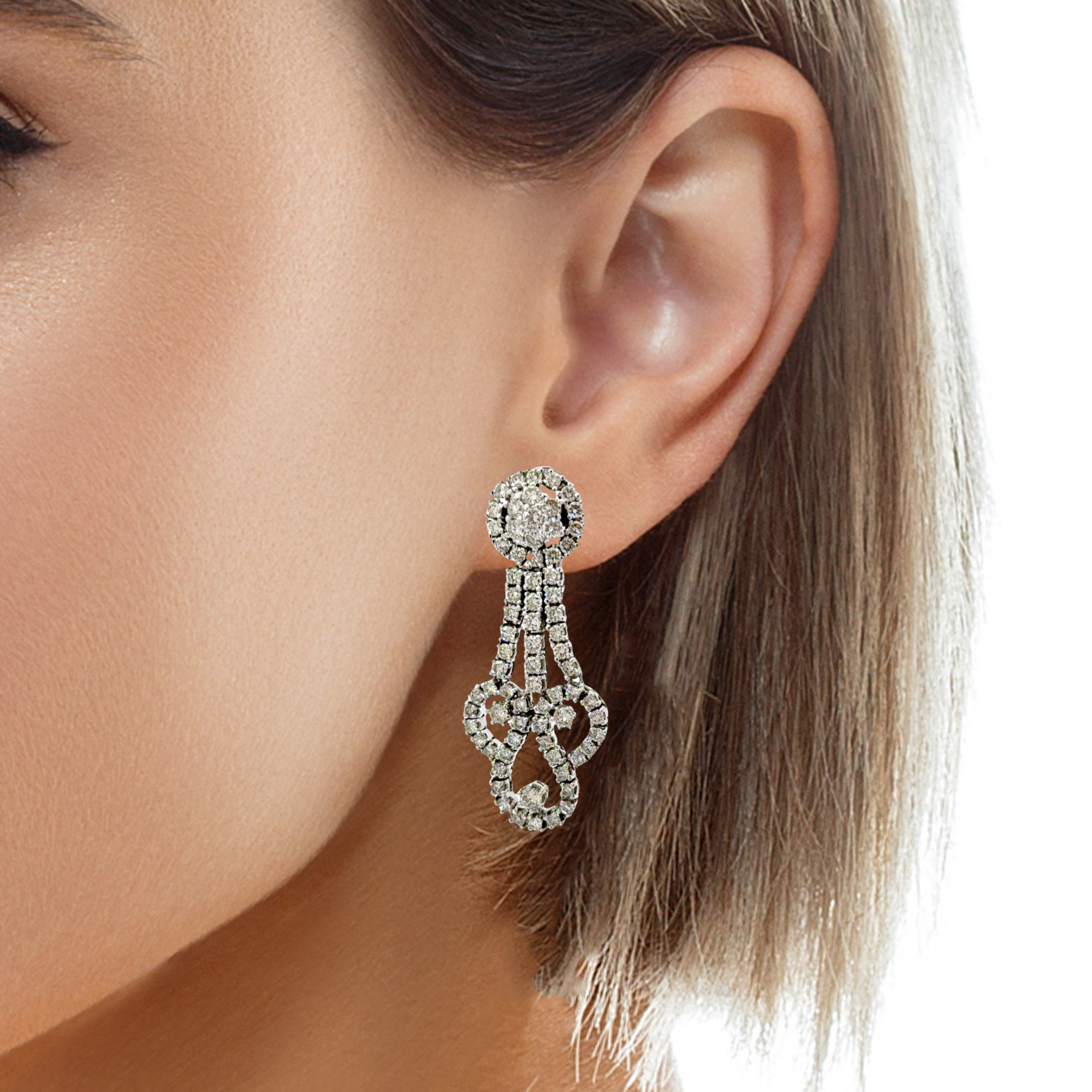 14 KARAT WHITE GOLD DIAMOND DROP EARRINGS