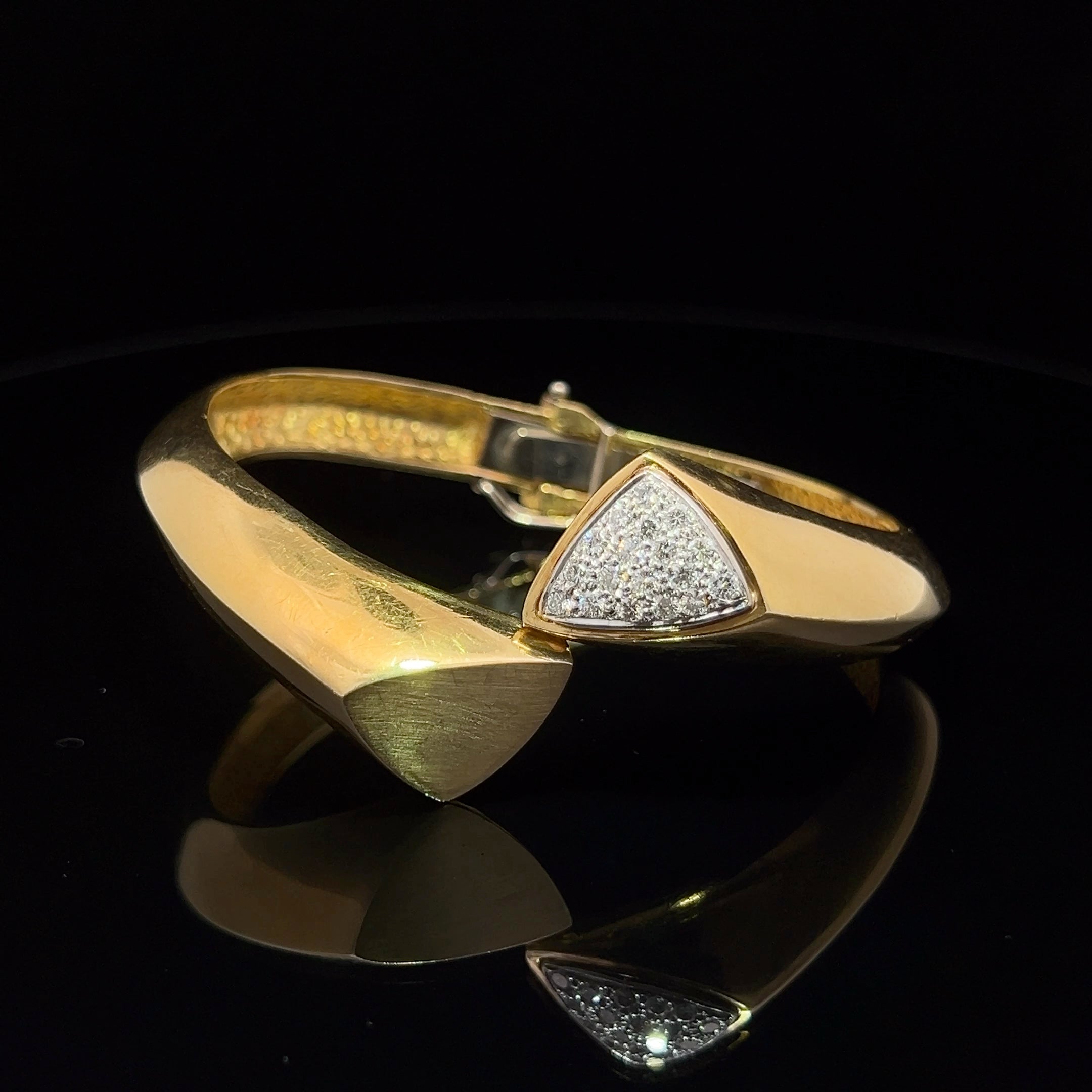 Elegant Gold Bracelet with Diamond Triangle
