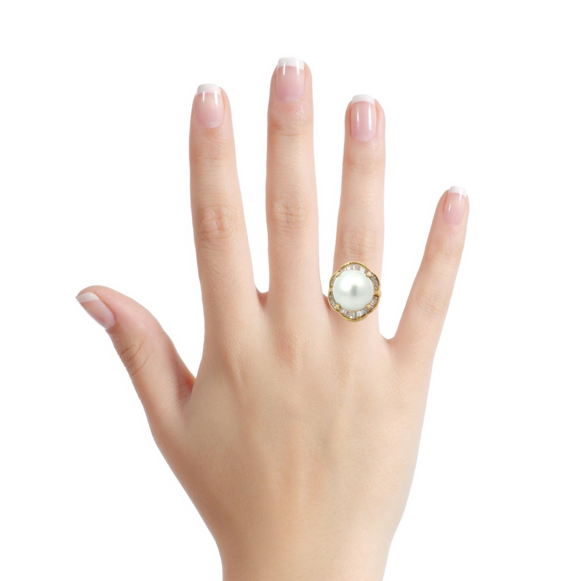 18 KARAT YELLOW GOLD SOUTH SEA PEARL AND DIAMOND RING