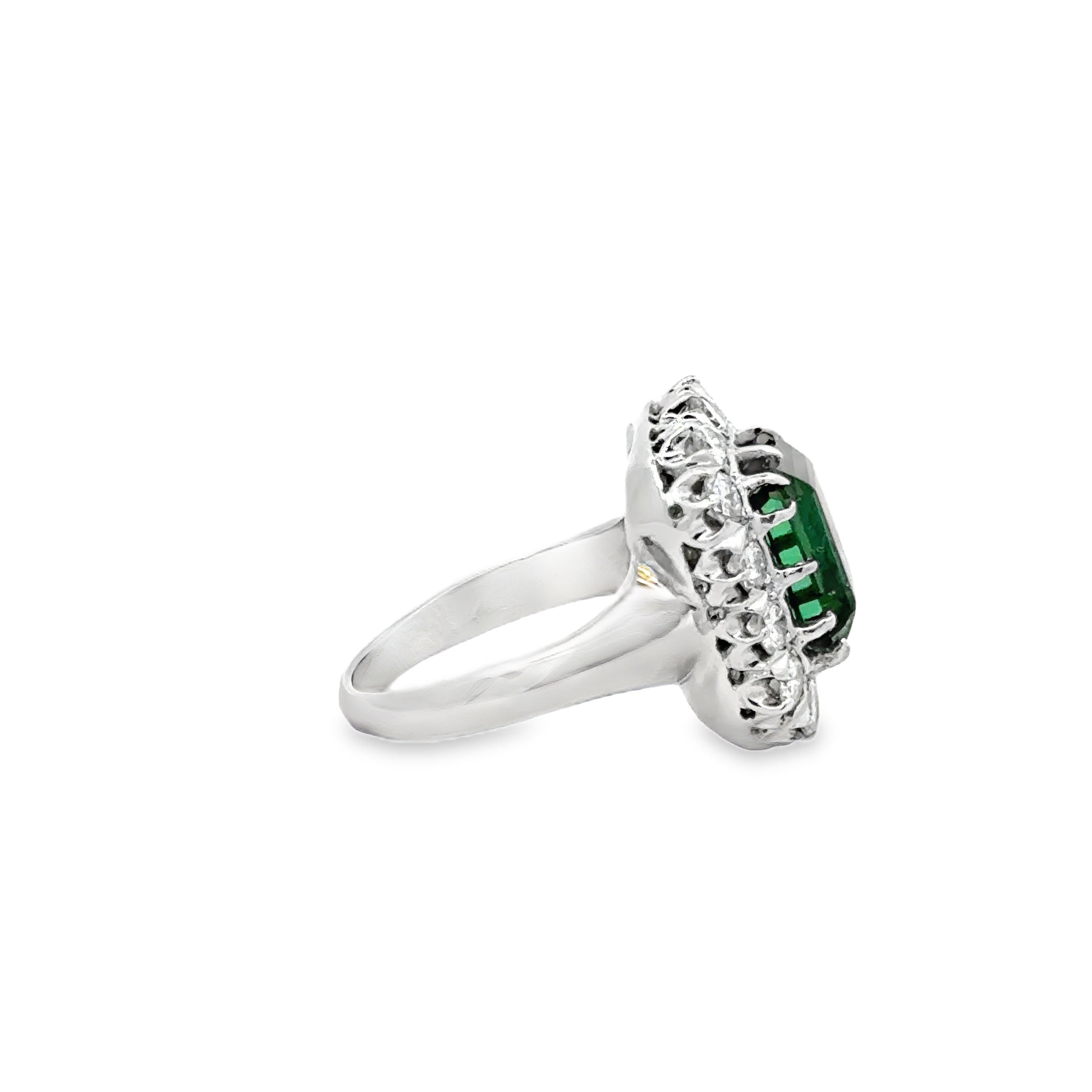 14 KARAT WHITE GOLD TOURMALINE AND DIAMOND COCKTAIL RING